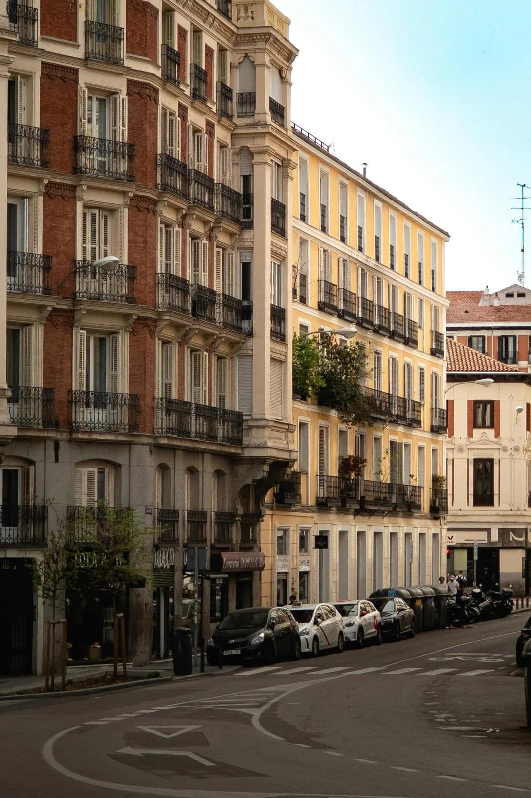 Façade d'immeuble du quartier Salamanca à Madrid
